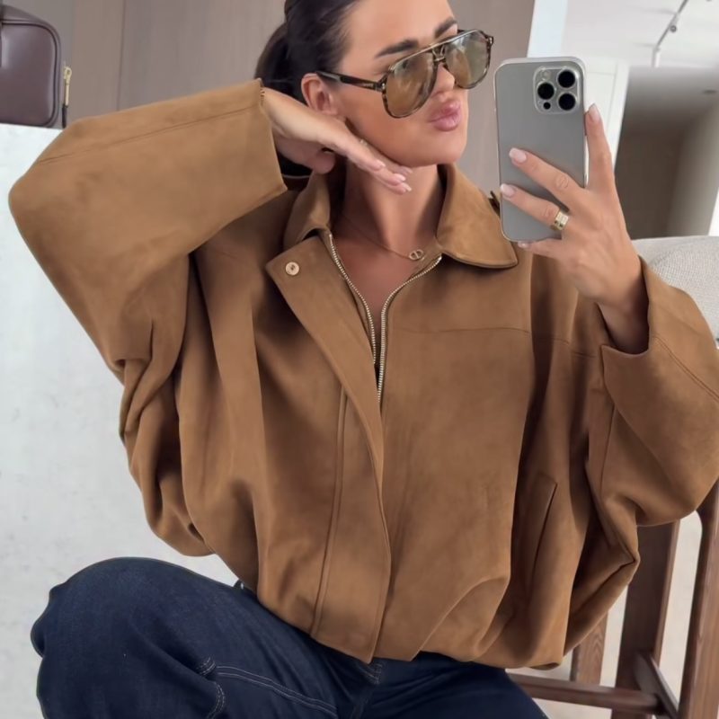 CHAQUETA OVERSIZE DE ANTELINA.