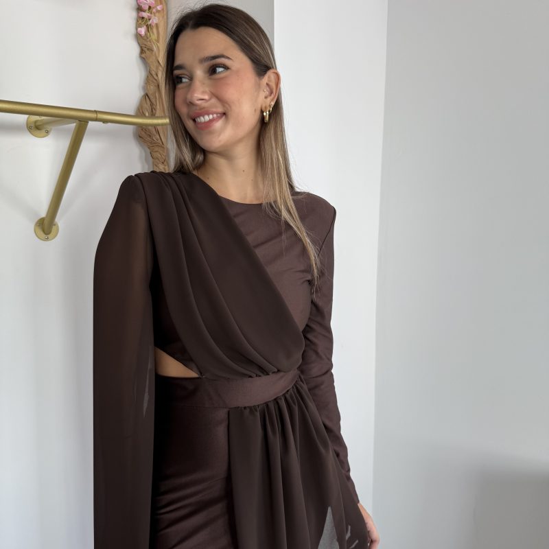 VESTIDO ASIMÉTRICO CON CAPA🌸✨