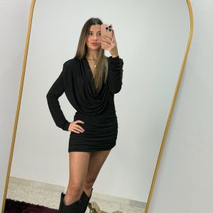 VESTIDO NEGRO DRAPEADO DE MANGA LARGA✨